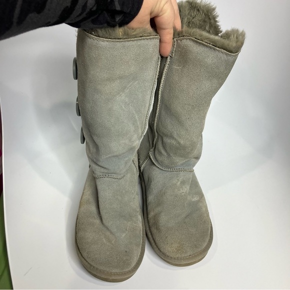 UGG Bailey triple button shearling boots size 7 - Picture 3 of 9
